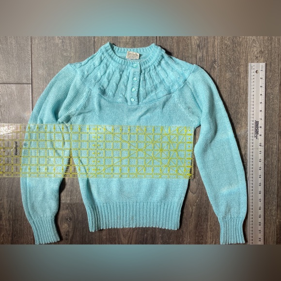 S Vintage 80’s academia light blue/teal sweater. Retro vintage buttons - Picture 5 of 5